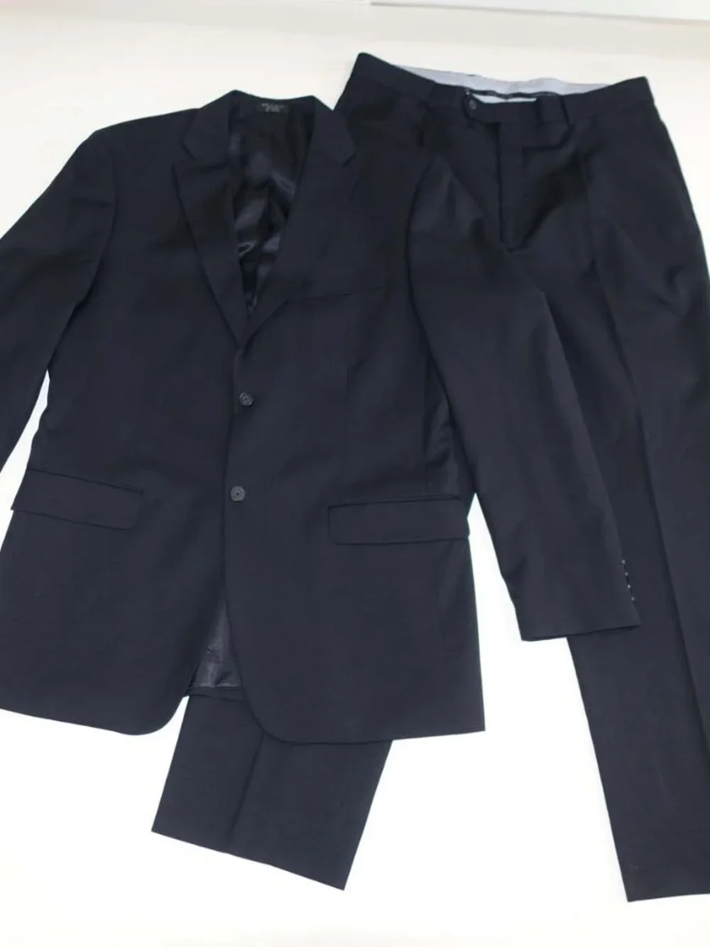 Tommy Hilfiger Men's 2 Button Suit Size 42 Long 35 x 31 Navy Blue 100% Wool 42L
